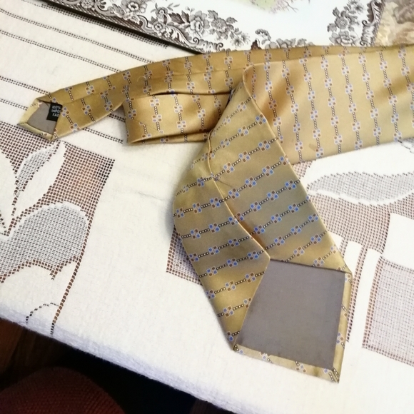 Perry Ellis Traditional Silk Tie - Picture 3 of 5